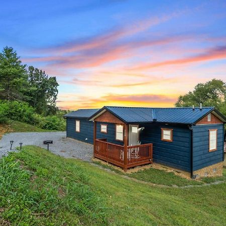 Brand New Tiny Cabin! A Bearly Adventure Sevierville Exterior photo