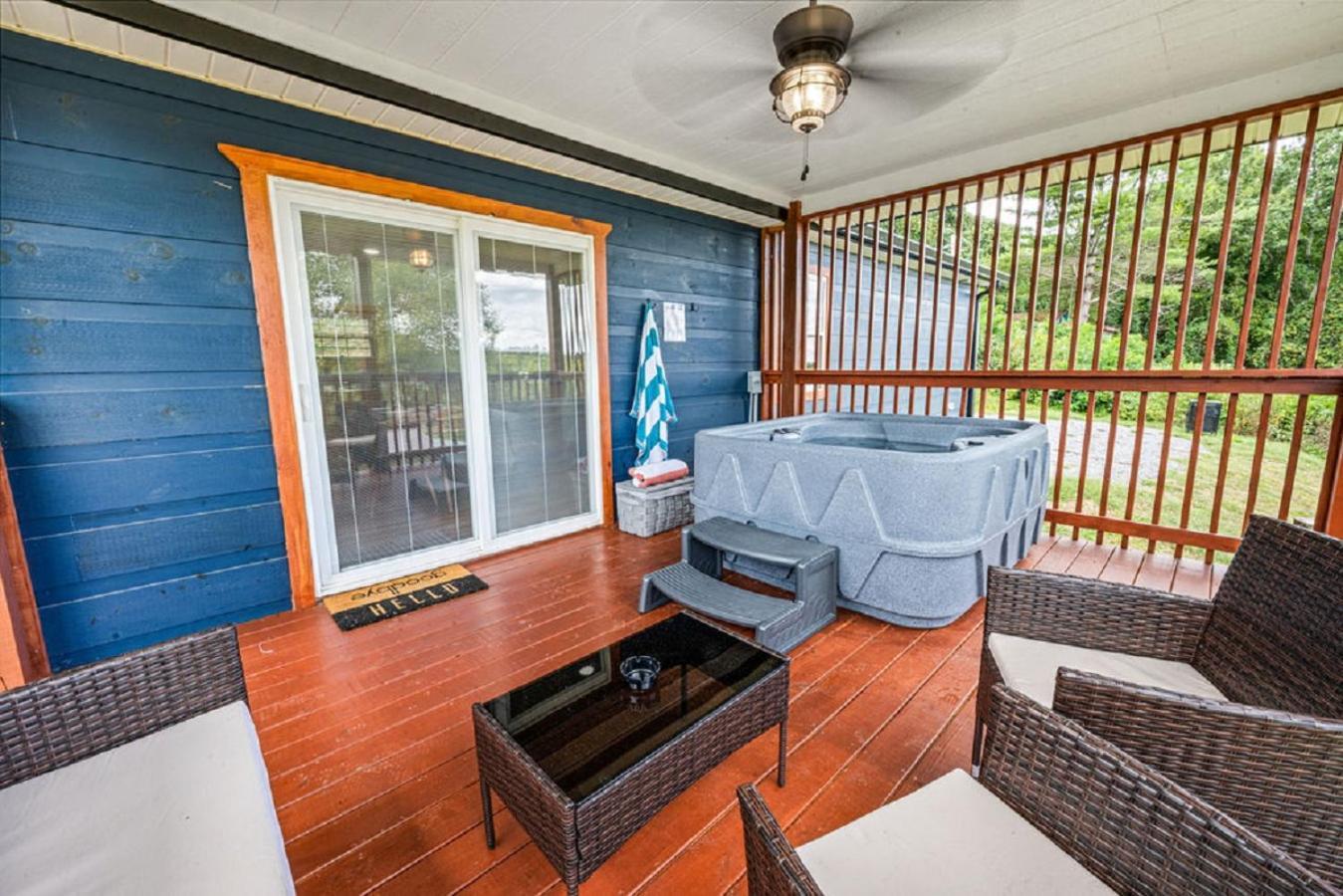 Brand New Tiny Cabin! A Bearly Adventure Sevierville Exterior photo