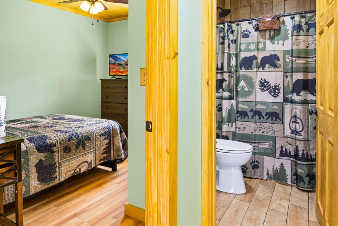 Brand New Tiny Cabin! A Bearly Adventure Sevierville Exterior photo